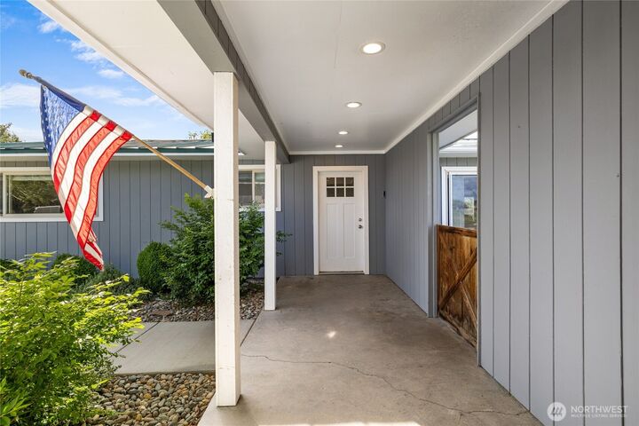 Property Photo:  7221  Kittitas Highway  WA 98926 