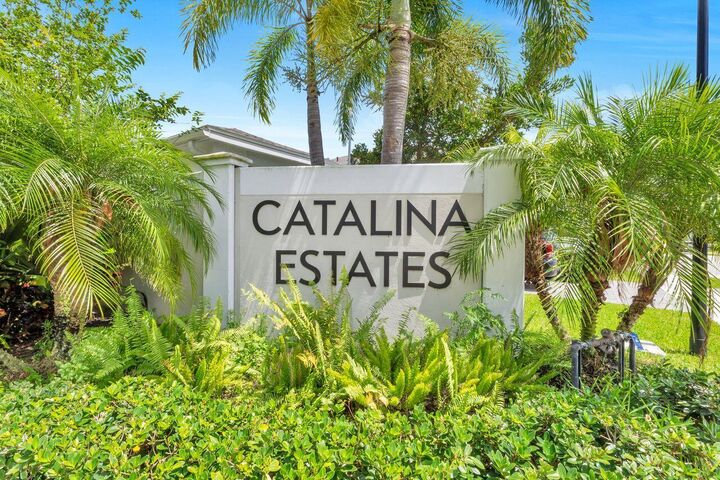 Property Photo:  4506 Catalina Way  FL 33463 
