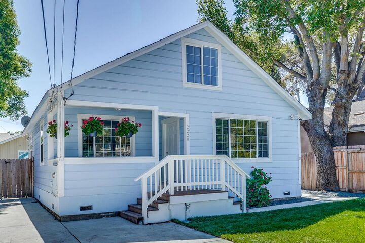 Property Photo:  2220 Ralmar Avenue  CA 94303 