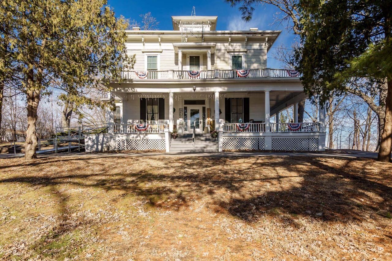 Property Photo: 2200 W Memorial Drive WI 53548
