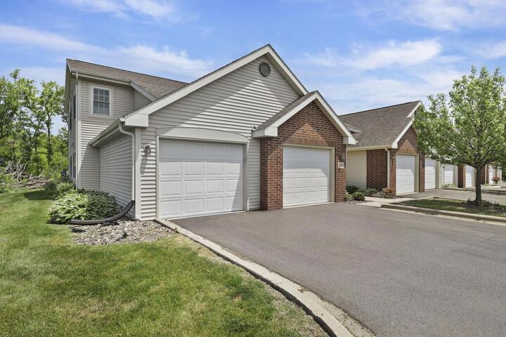 Property Photo: 933 Park Street 101 WI 53575