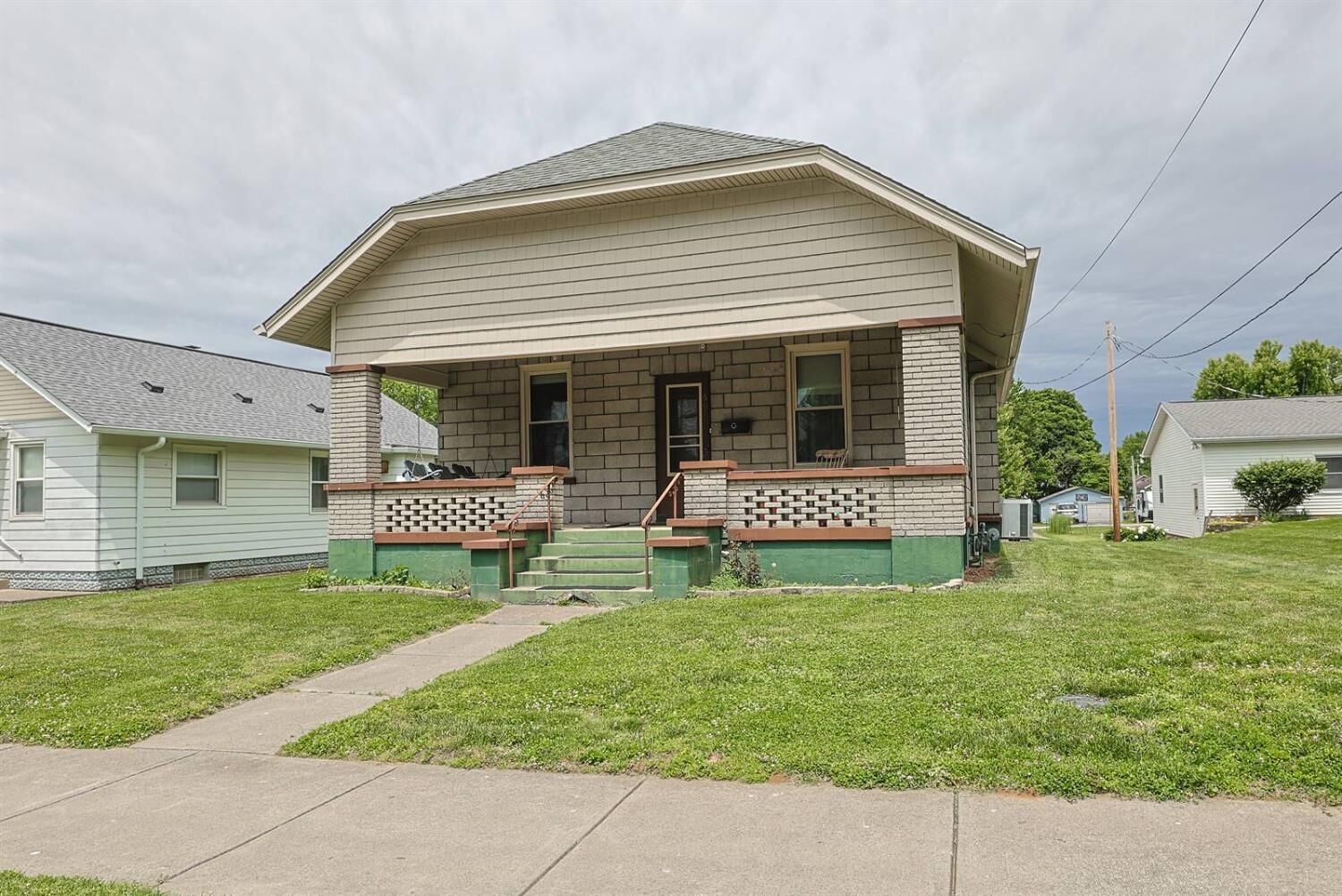 Property Photo:  608 Main Street  IN 47040 