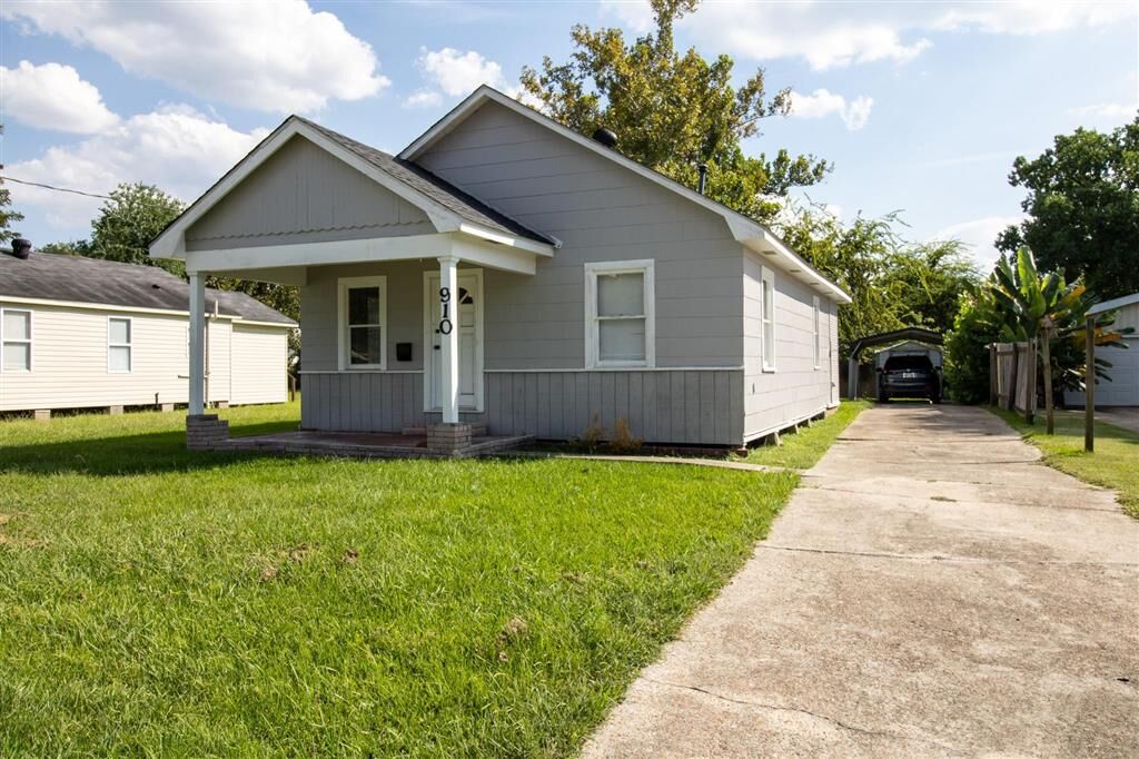 Property Photo: 910 Fall Street LA 70601