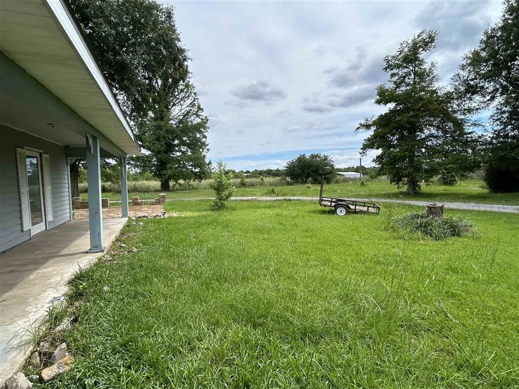 Property Photo: 1440 Louisiana 384 Highway LA 70607