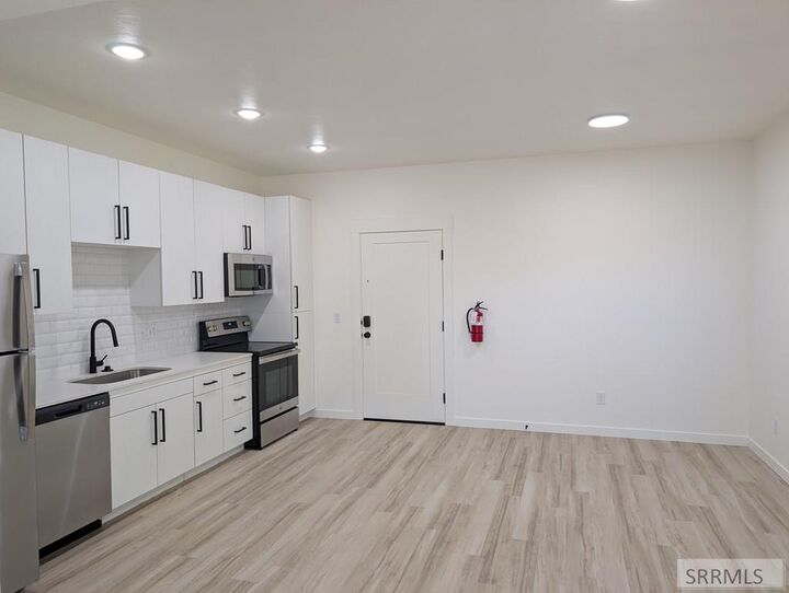 Property Photo:  311 E Lorene Street 1105  ID 83440 