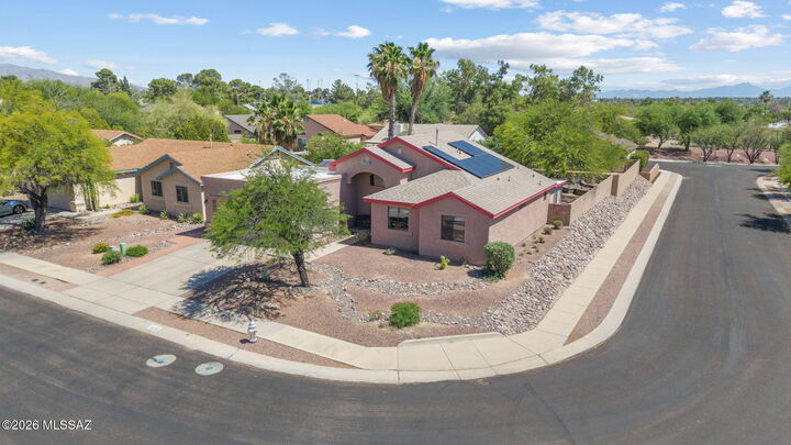 Property Photo: 8185 E Mesquite Ridge Circle AZ 85710