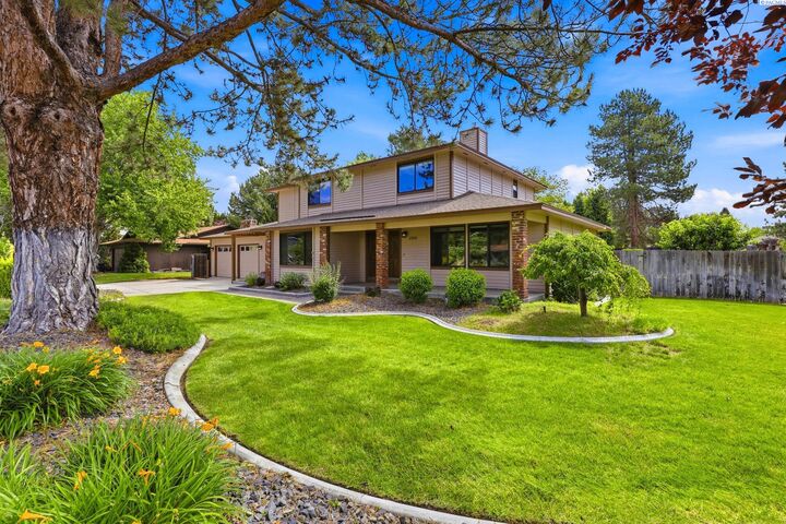 Property Photo:  2024 Hoxie Ave  WA 99354 