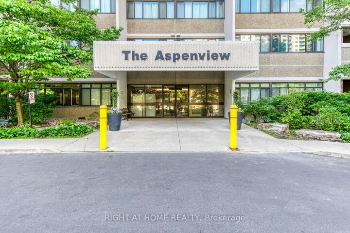 Property Photo: 50 Elm Drive E 607 ON L5A 3X2