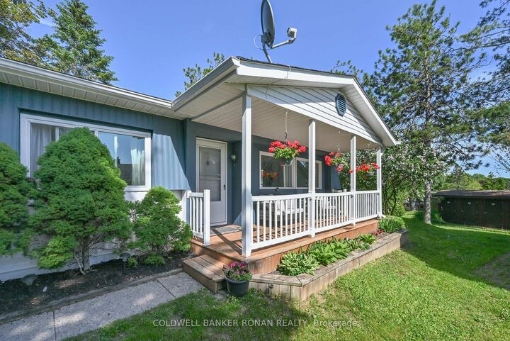 13 Hawthorne Drive — photo 1