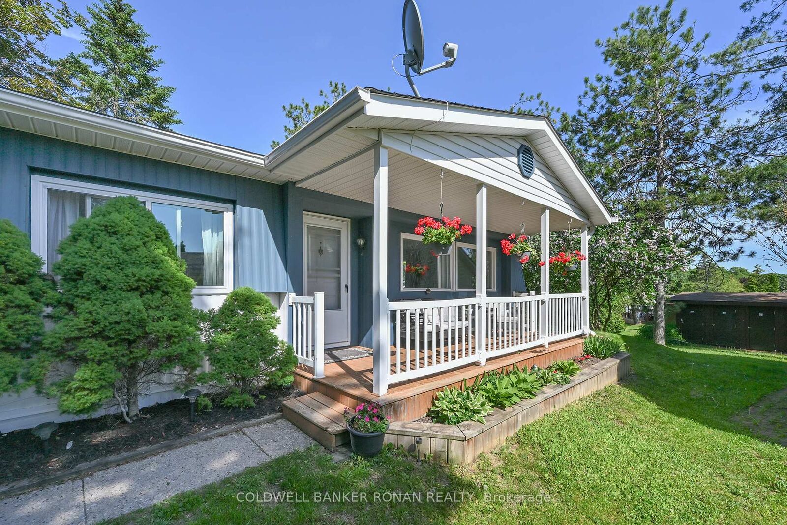 Property Photo:  13 Hawthorne Drive  ON L9S 1P7 