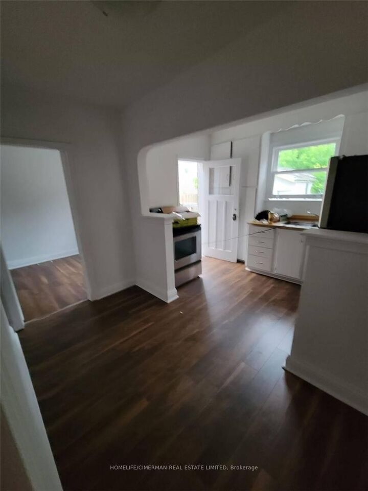 Property Photo: 174 Johnston Avenue ON M2N 1H3