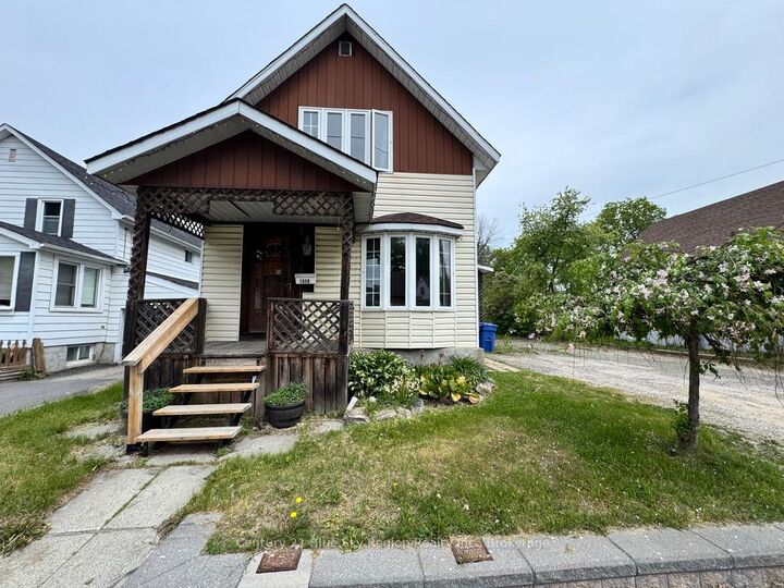 1528 Cassells Street — photo 1