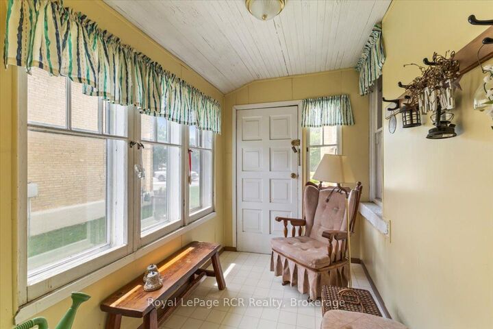 Property Photo: 865 7th Avenue ON N4N 2K3