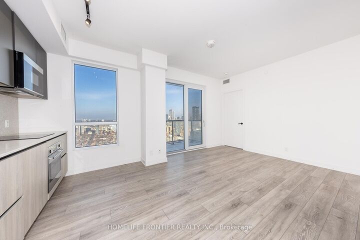 Property Photo: 108 Peter Street 4702 ON M5V 0W2