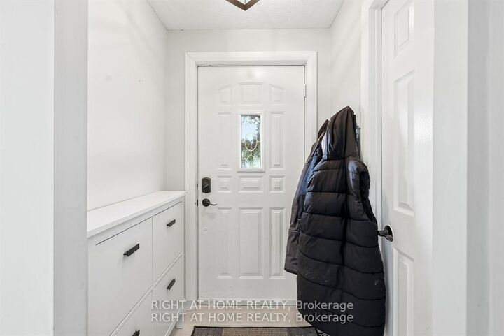 Property Photo: 1633 Lafrance Drive ON K1E 2L7