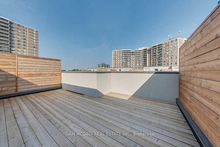 Property Photo: 22 Applewood Lane 33 ON M9C 2Z7