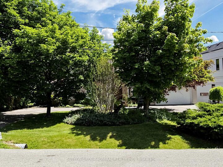 Property Photo: 3 Raymond Drive ON L4J 2E5