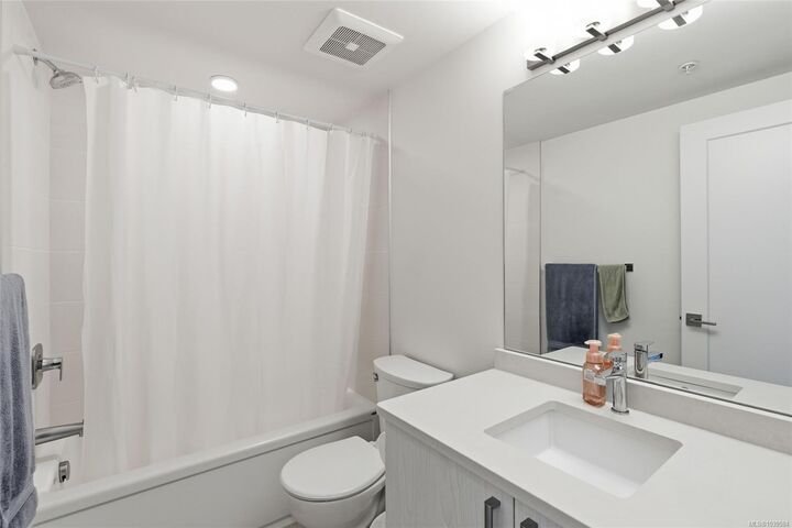 Property Photo: 135 Haliburton St #202 BC V9R 4V9