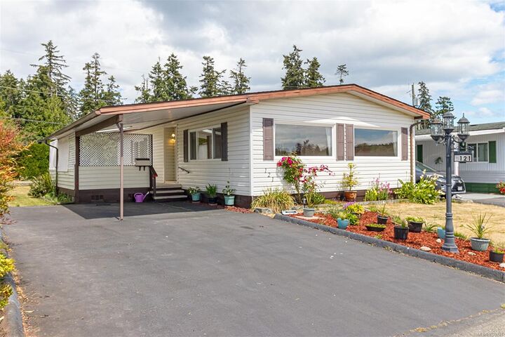 Property Photo: 7701 Central Saanich Rd #121 BC V8M 1X5