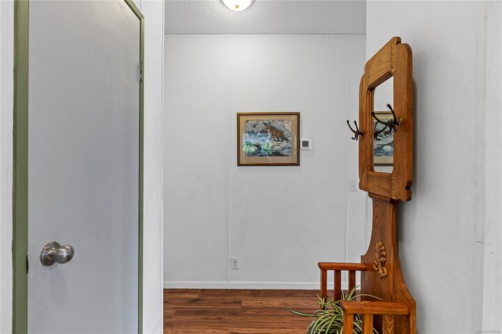Property Photo: 1948 Valley Oak Dr BC V9R 6N1