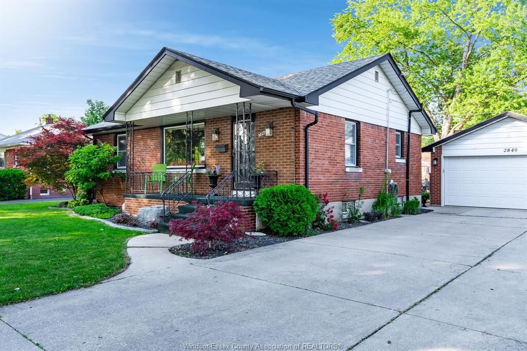 Property Photo:  2840 Randolph Avenue  ON N9E 3E2 