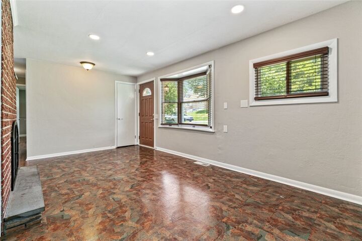 Property Photo: 504 Long Dr PA 15241