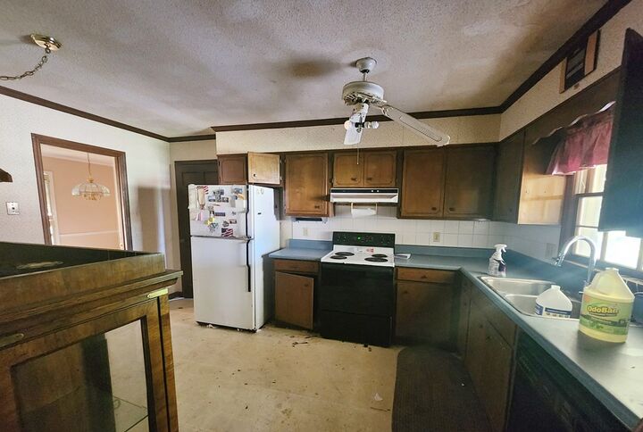 Property Photo:  1510 Westwood Dr  GA 31721 