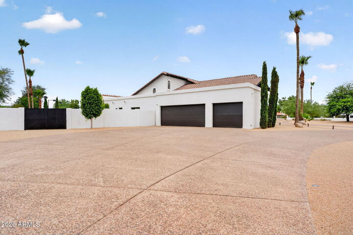 Property Photo:  10214 N 44th Street  AZ 85028 