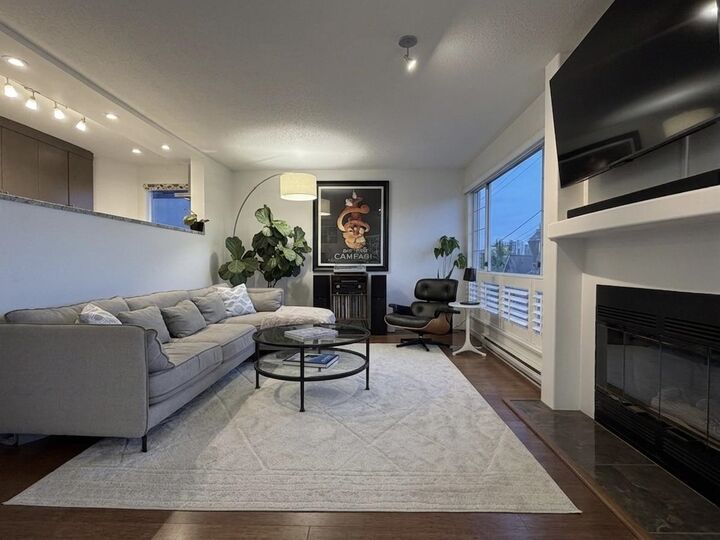 Property Photo: 2440 Haywood Avenue 202 BC V7V 1Y1