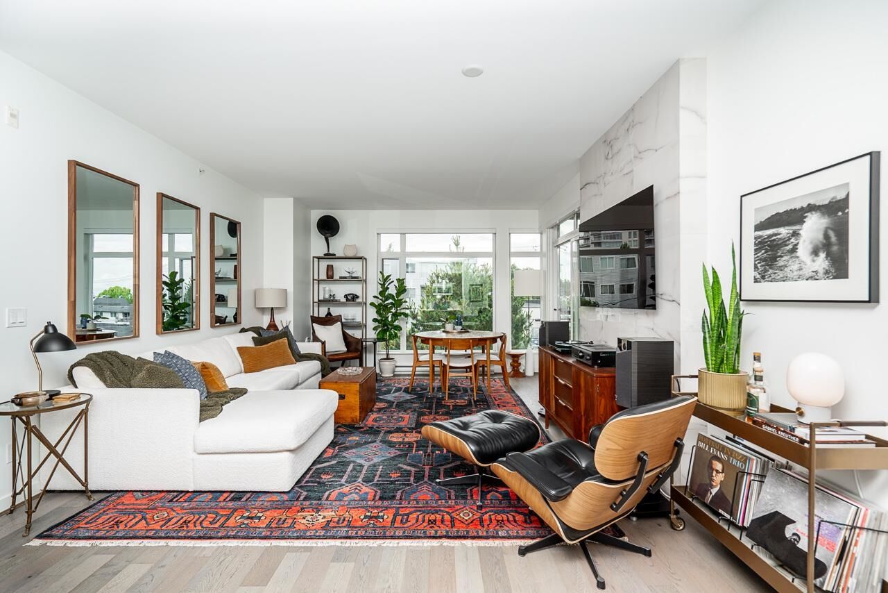 Property Photo: 1333 Winter Street Ph9 BC V4B 3Y2