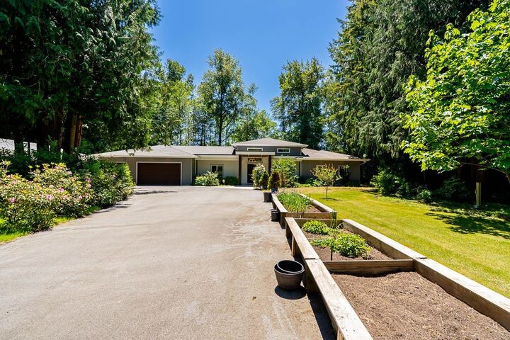 Property Photo: 21924 6 Avenue BC V2Z 1R6