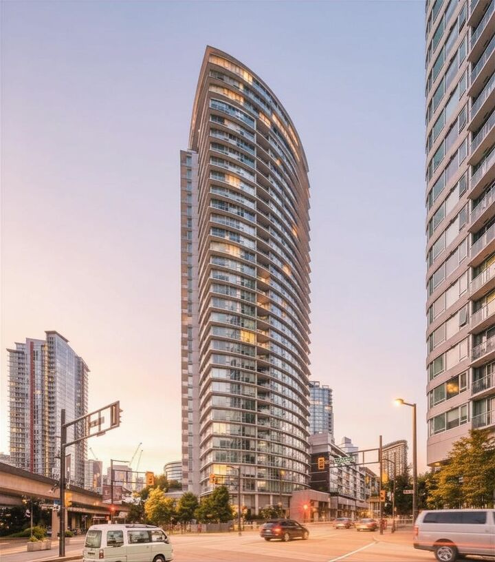 Property Photo: 689 Abbott Street 808 BC V6B 0J2