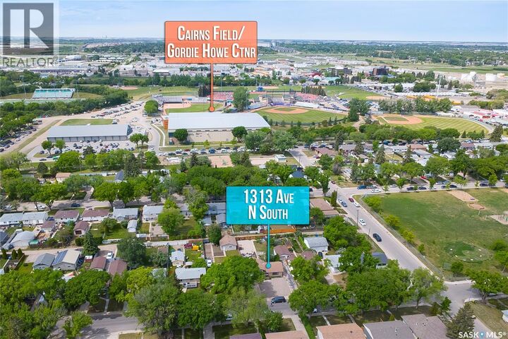Property Photo: 1313 N Avenue S SK S7M 2R2