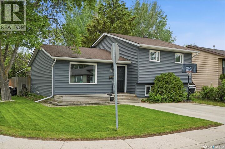 Property Photo: 350 Weyakwin Drive SK S7J 4H5