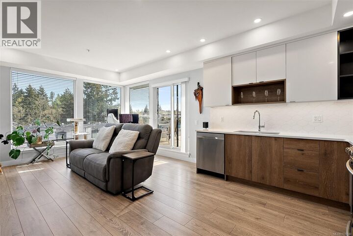 Property Photo:  950 Whirlaway Crescent 412  BC V9B 0Y3 