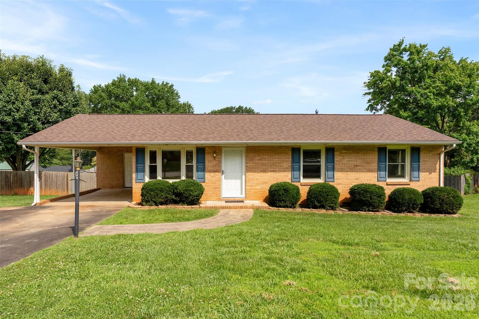 Property Photo: 609 Temple Street NC 28086
