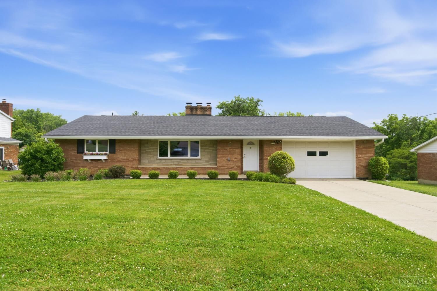 Property Photo: 3571 Horncastle Drive OH 45241