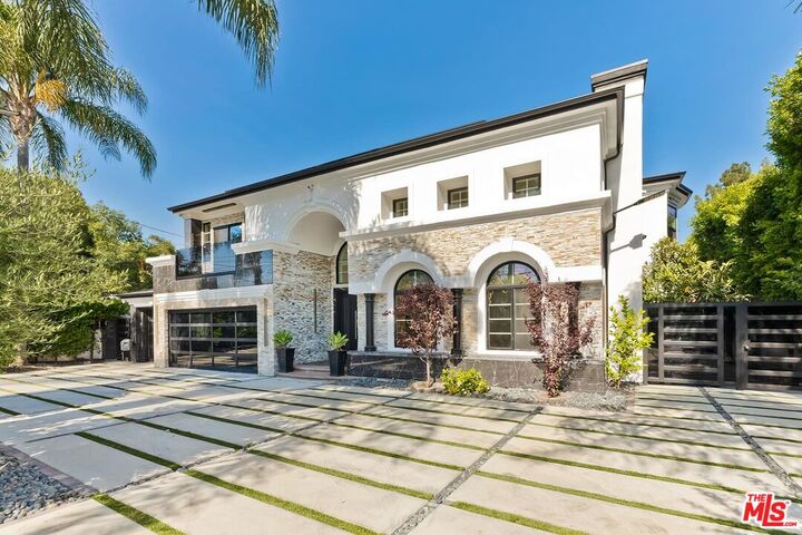 Property Photo: 5170 Gloria Ave CA 91436