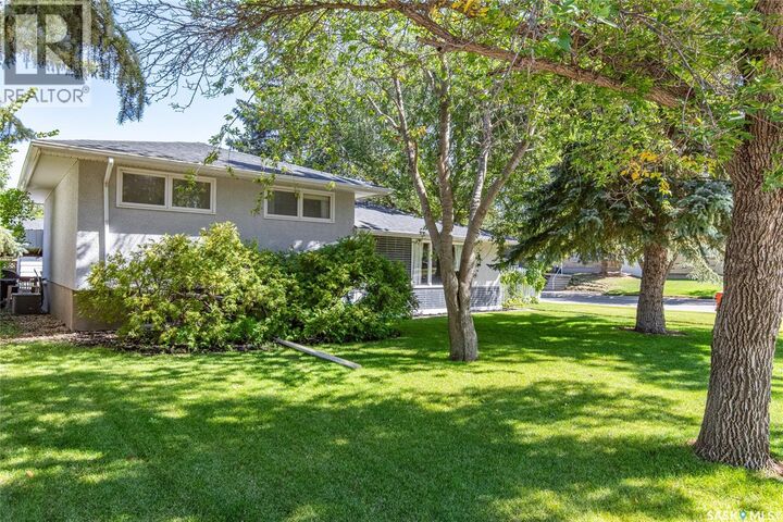 Property Photo: 1301 Queen Crescent SK S6H 3G5