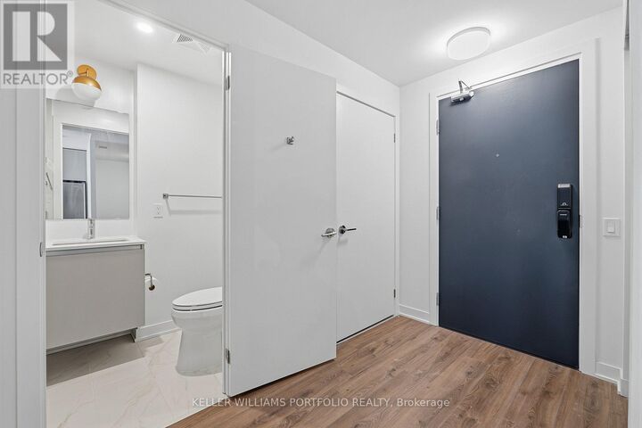 Property Photo: 395 Dundas Street West 821 ON L6M 5R8