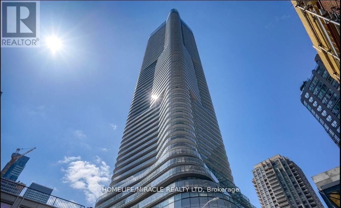 Property Photo: 11 Wellesley Street West 3910 ON M4Y 0G4