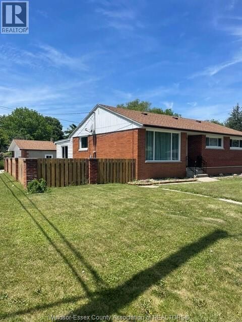 Property Photo: 889 Riverdale ON N8S 4C2