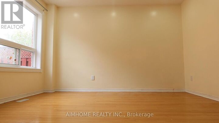 Property Photo:  6905 Glory Court  ON L5N 7E1 