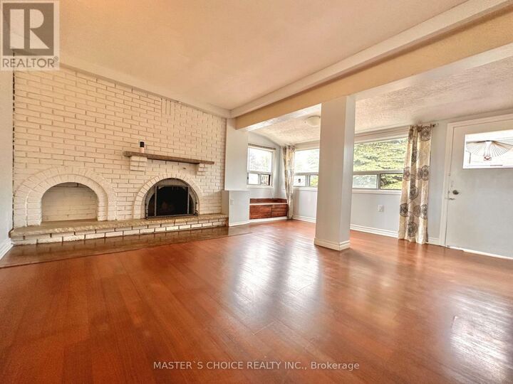 Photo de la propriété:  116 Lonborough Avenue Upper  ON M6M 1Y1 