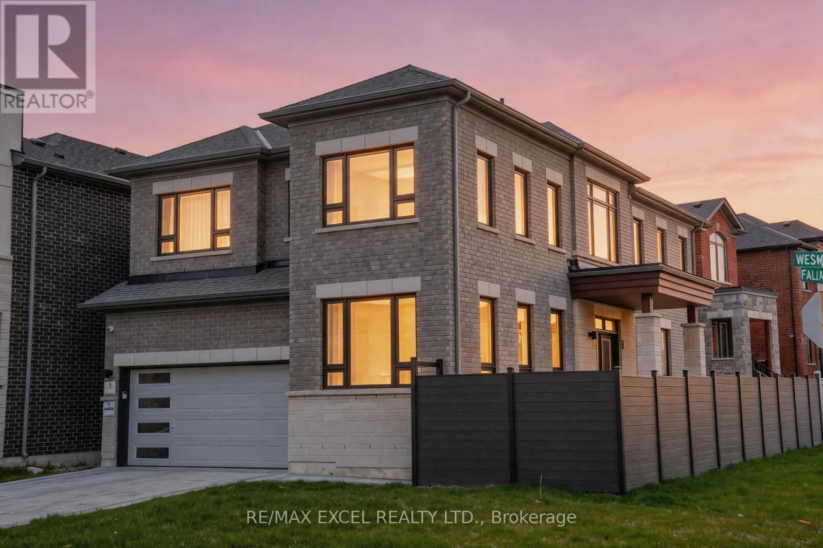 Property Photo:  231 Fallharvest Way  ON L4A 5C2 