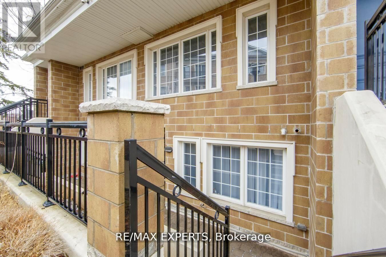 Property Photo:  26 Bruce Street C03  ON L4L 0H4 