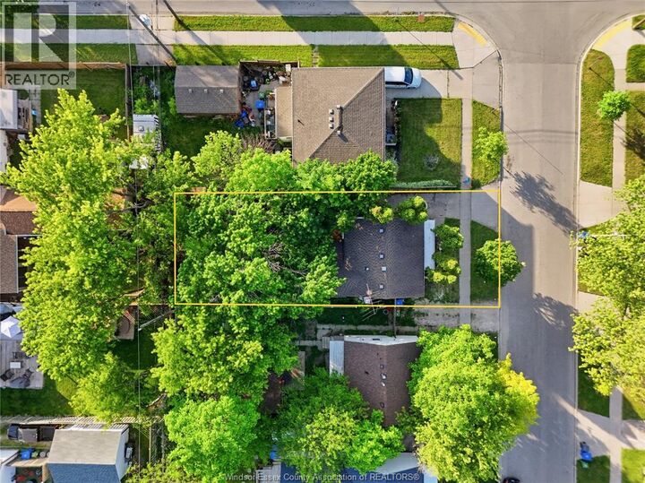 Property Photo: 2215 Forest Avenue ON N8W 2G7
