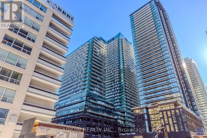 Property Photo: 120 Broadway Avenue 1806 ON M4P 0E9