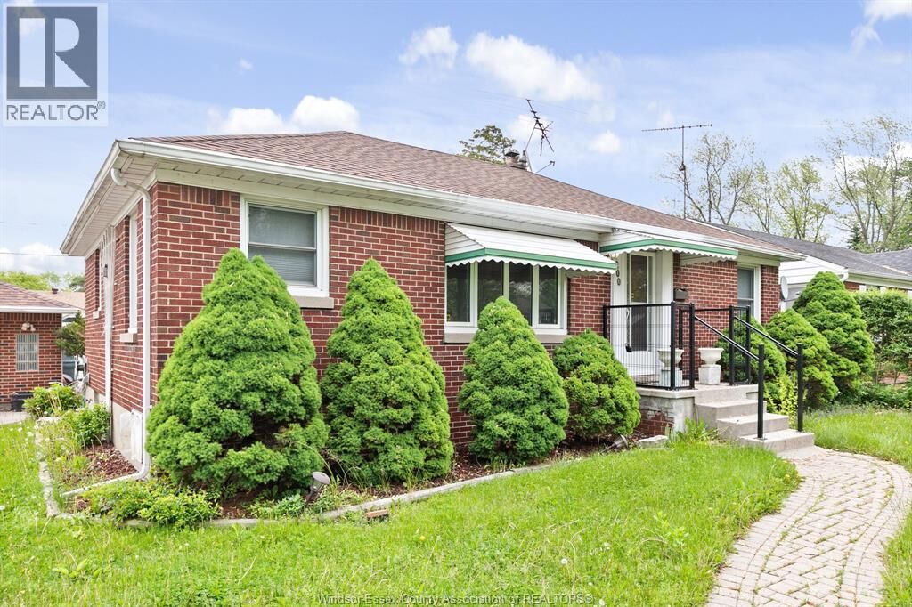 Property Photo: 3200 Longfellow Avenue ON N9E 2L6