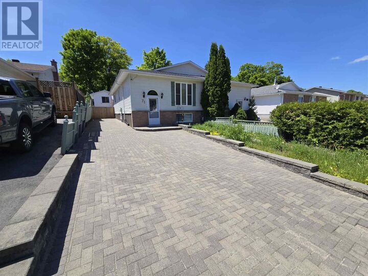 Property Photo: 71 Lawrence Ave ON P5A 3R1